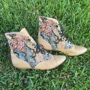 COPY - Vintage 80s Booties with Tapestry Leather